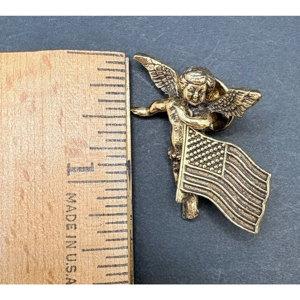 Vintage Kirks Folly American Flag USA Cherub Angel‎ Pin Brooch Gold Tone